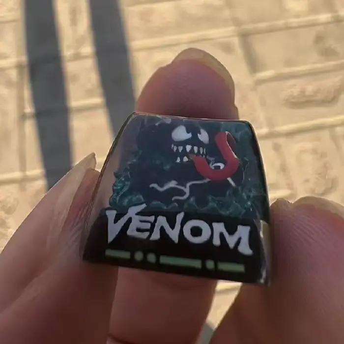Poison Original Keycap résine transmittant de la lumière Keycap film unique personnage Animation Esc