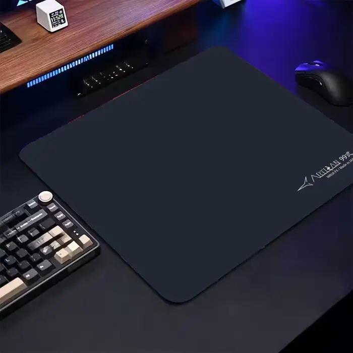 Tapis de souris ARTISAN FX 99 dessin animé en caoutchouc pour joueurs et bureaux, avec surface à faible adhérence et base antidérapante, disponible en plusieurs couleurs pour personnaliser votre espace de travail