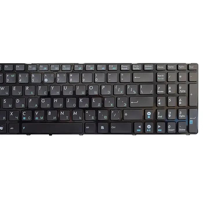 Clavier russe avec bordure noire