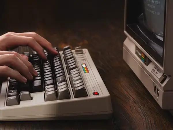 8BitDo clavier mécanique rétro édition C64