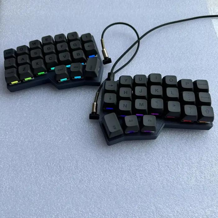 Corne V4 Kit de clavier divisé Support personnalisé flacon filaire rvb échange à chaud claviers mécaniques de jeu ergonomiques pour gaucher et droitier