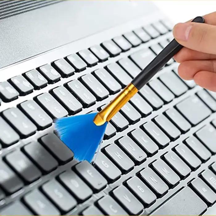 Brosse de nettoyage d'ordinateur