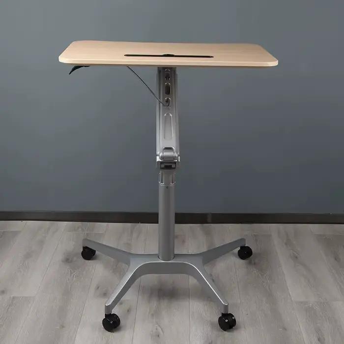 Poste de travail informatique réglable en hauteur