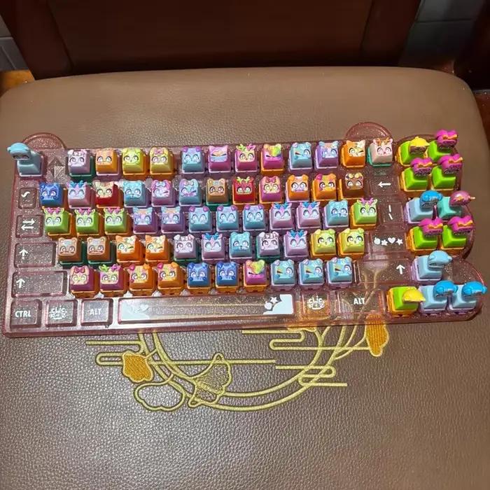 Clickeez Fidget Keycap Porte-clés Lumineux LED Interrupteur de Clavier Mécanique Anti-stress Boîte Mystère Breloque de Sac à Dos à Collectionner Cadeaux