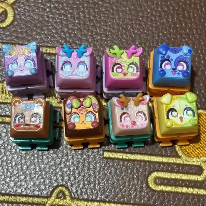 Clickeez Fidget Keycap Porte-clés Lumineux LED Interrupteur de Clavier Mécanique Anti-stress Boîte Mystère Breloque de Sac à Dos à Collectionner Cadeaux