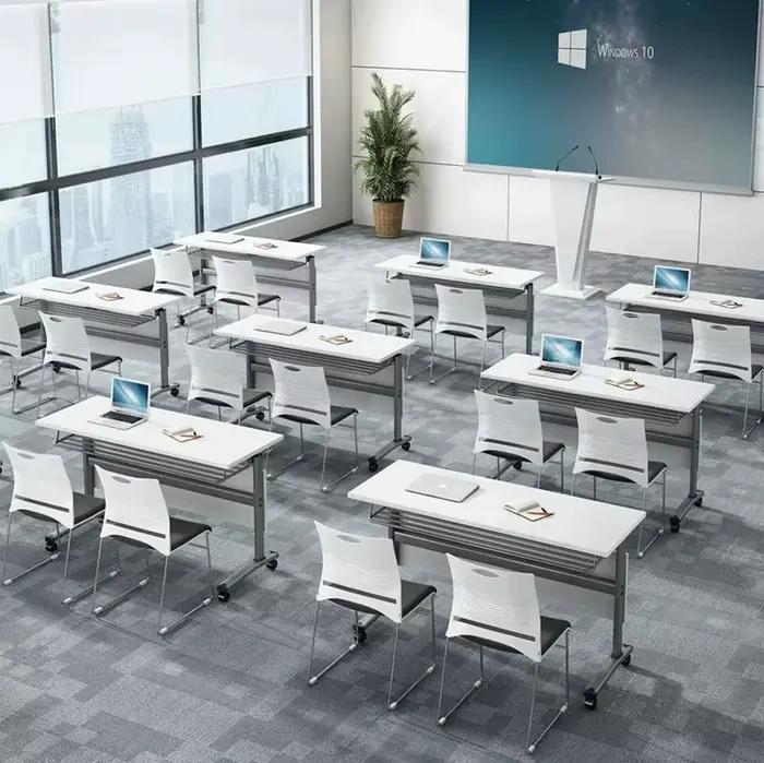 Poste de travail informatique réglable en hauteur
