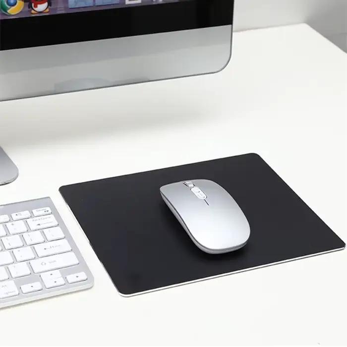 Tapis de souris en aluminium et métal
