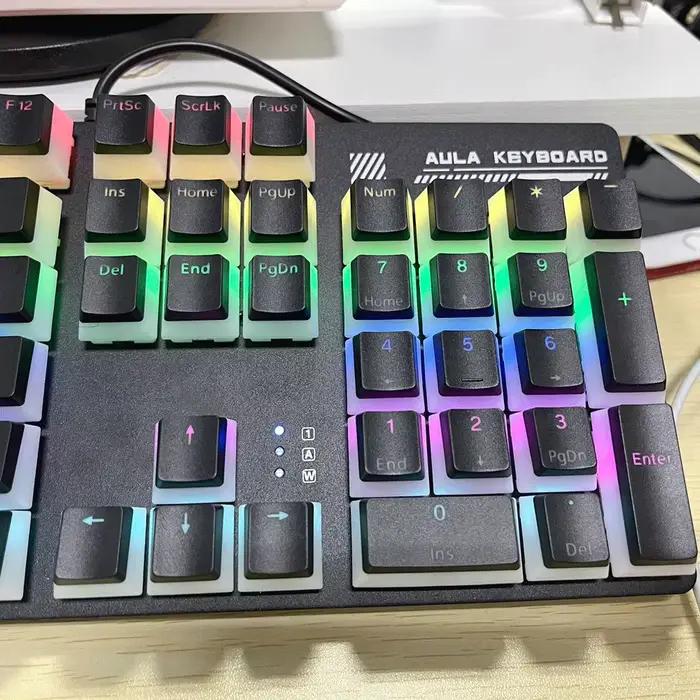 Clavier mécanique avec touches Pudding