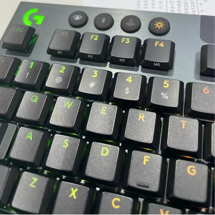 Autocollants de clavier semi-translucides mats transparents