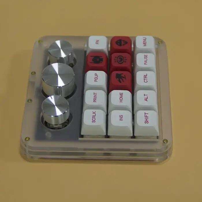 Clavier mécanique à 15 touches et 3 boutons