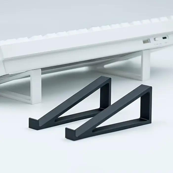 Supports ergonomiques à hauteur réglable pour clavier et moniteur, base antidérapante, conception moderne et robuste, idéal pour étudiants, professionnels et espaces de travail chez soi